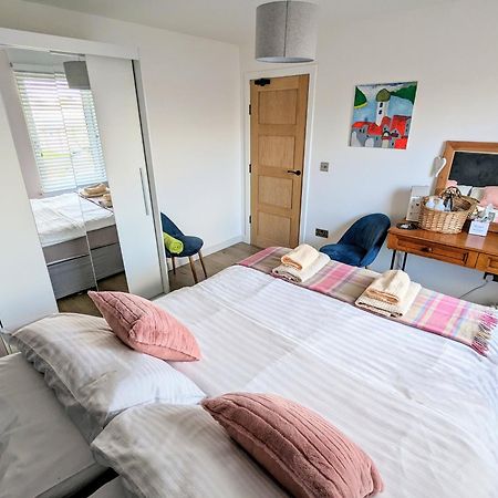 Cosy Guest Room In A Family Home With Free Parking Единбург Екстер'єр фото